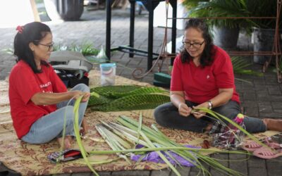 Umat Gotong Royong Bersihkan Gereja Sambut Pekan Suci